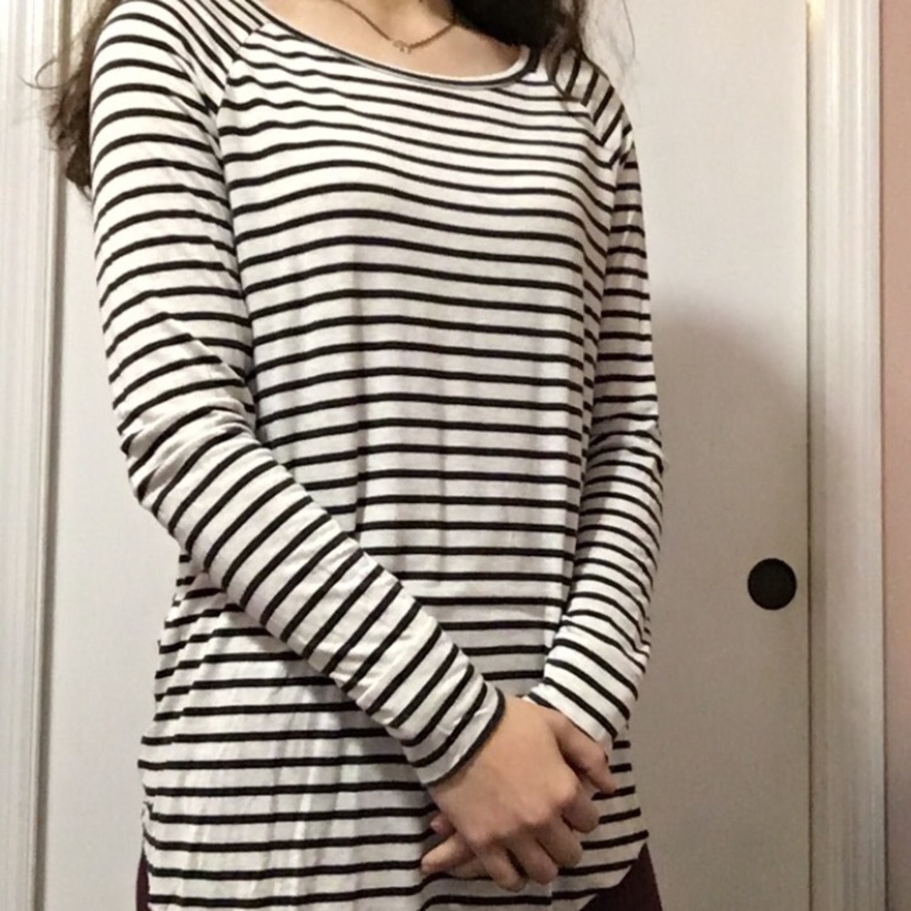 American Eagle black and white striped long sleeve